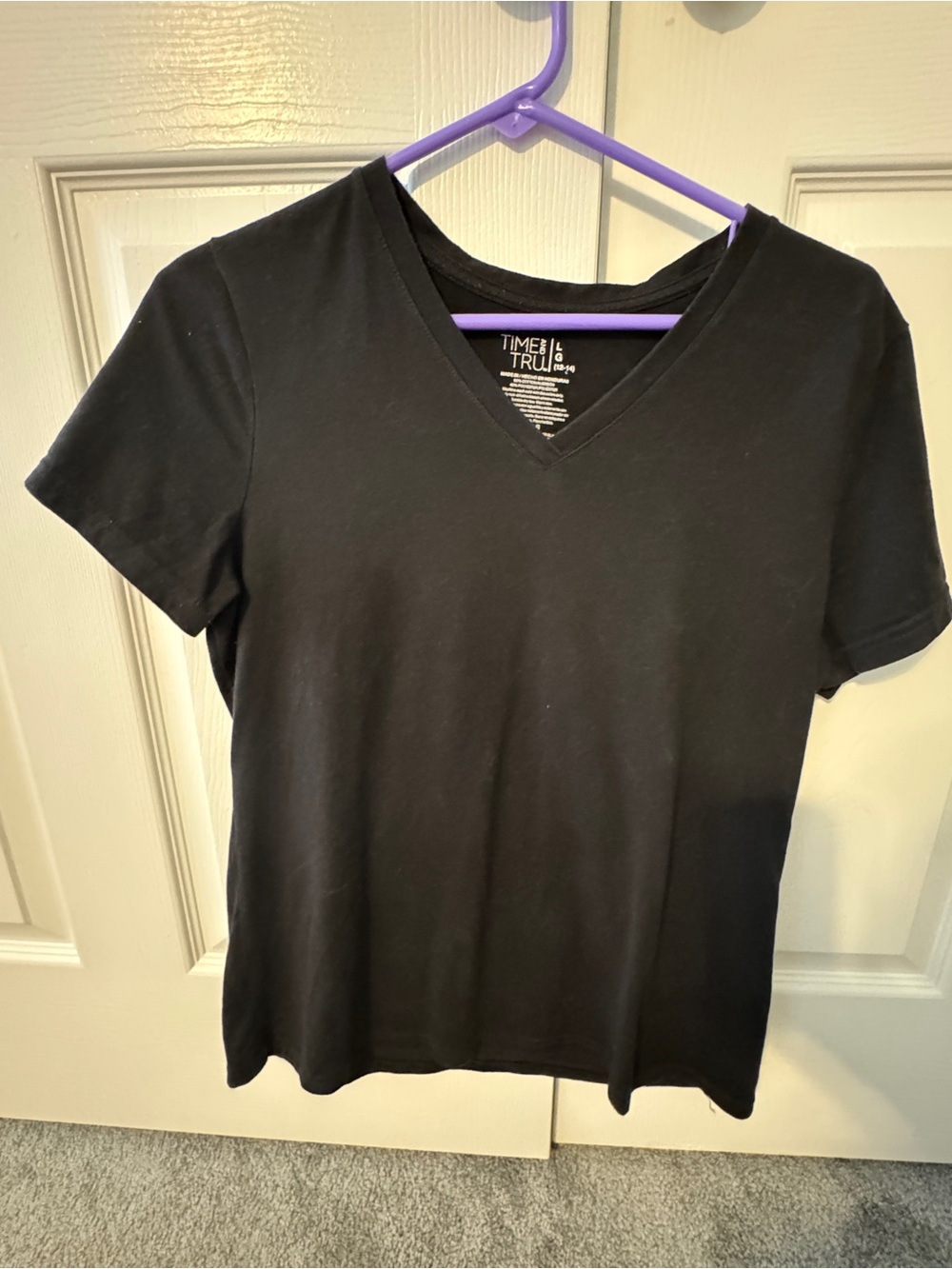 Time and Tru Black V-Neck Short Sleeve Tee
